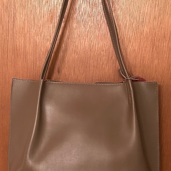 NWOT Baginning Leather Shoulder Bag Taupe - Picture 2 of 7
